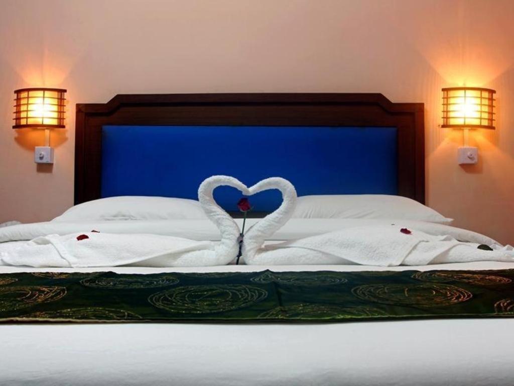 Asia Plaza Hotel Янгон Екстериор снимка