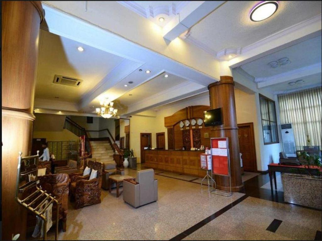 Asia Plaza Hotel Янгон Екстериор снимка