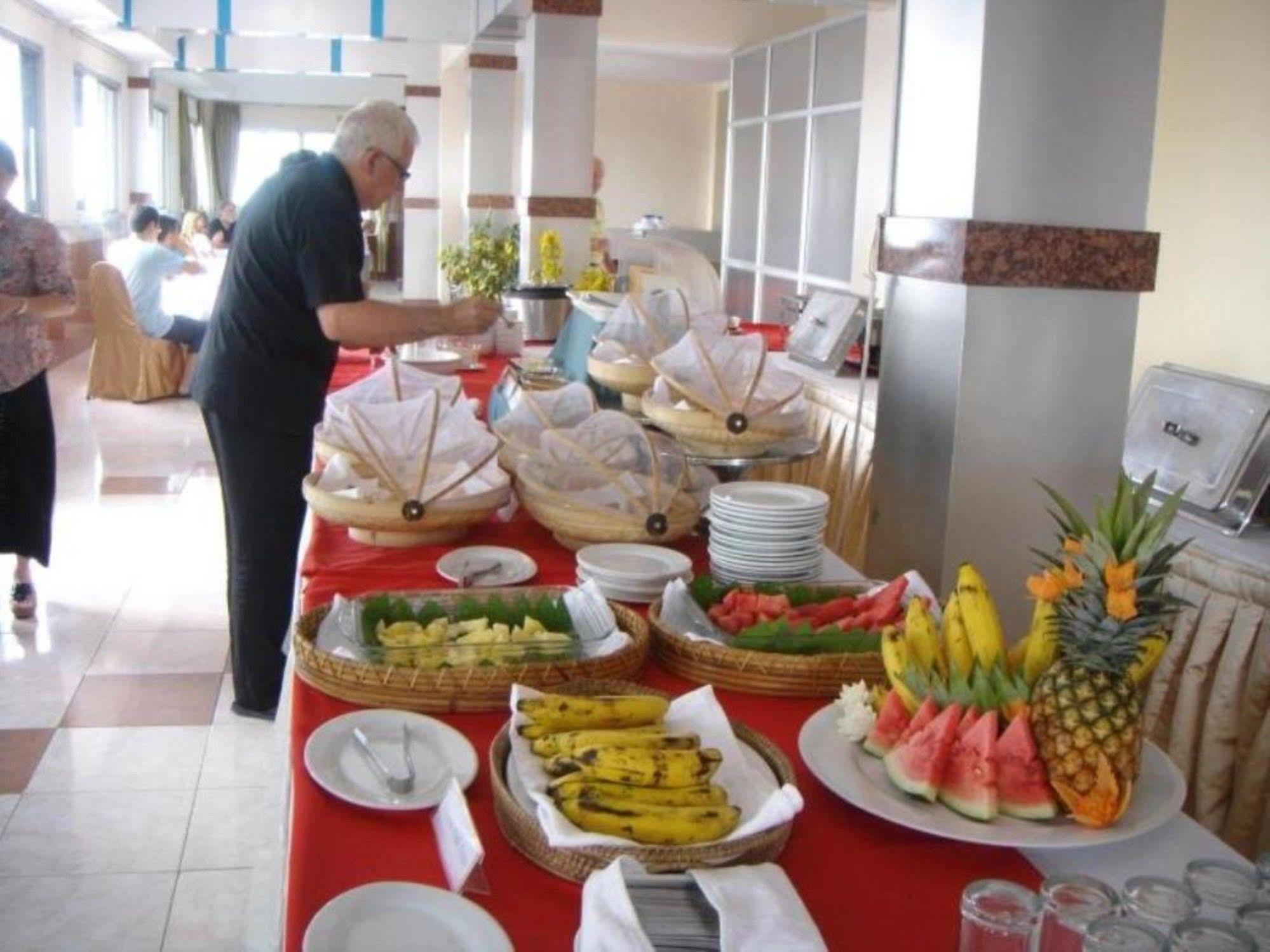Asia Plaza Hotel Янгон Екстериор снимка
