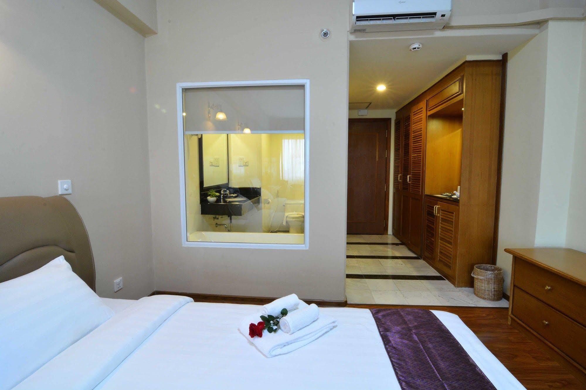 Asia Plaza Hotel Янгон Екстериор снимка