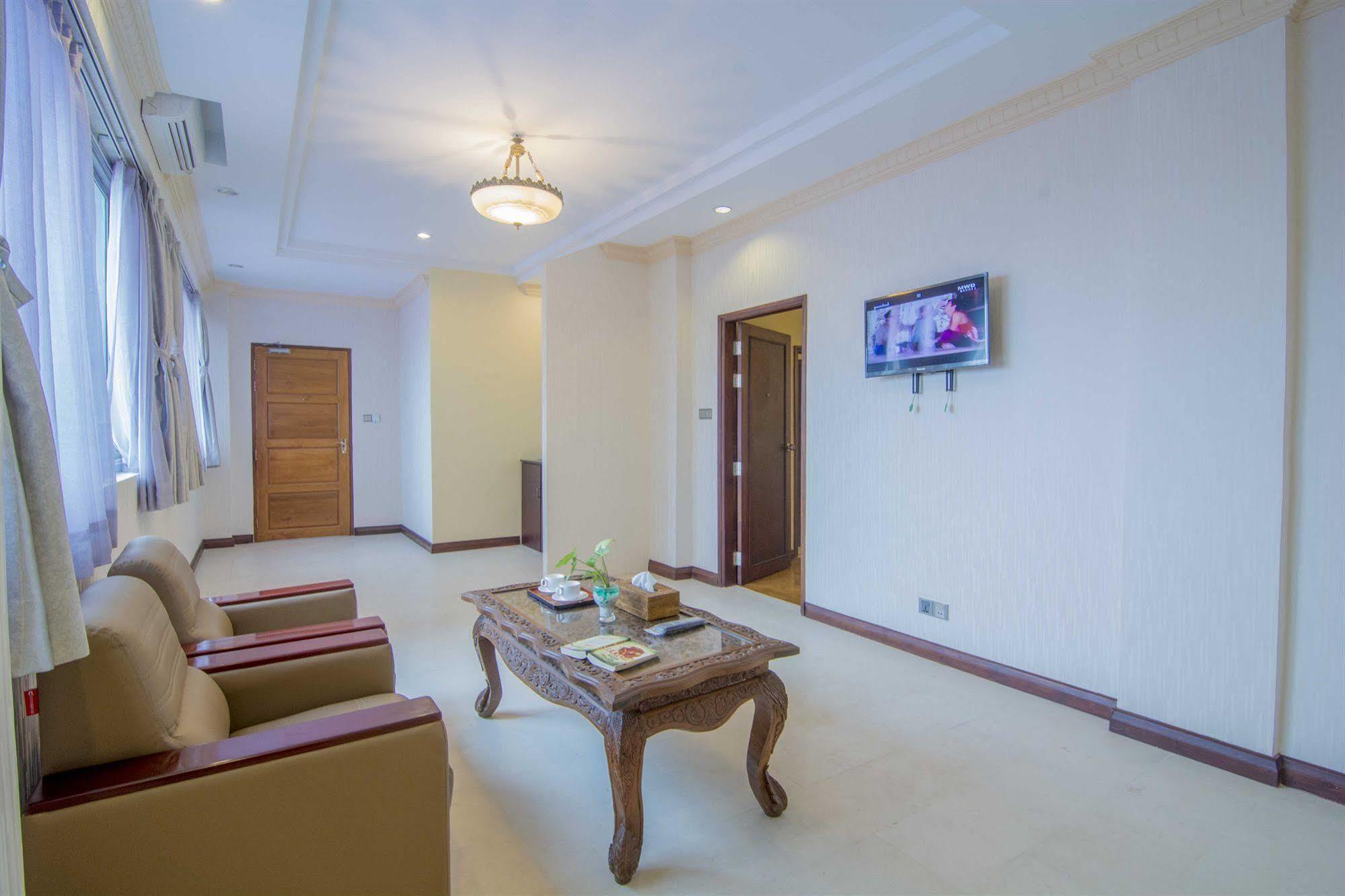 Asia Plaza Hotel Янгон Екстериор снимка